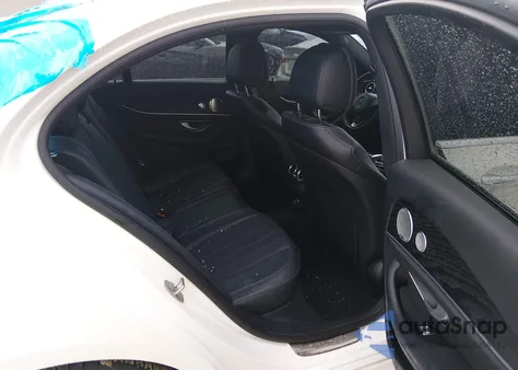 2017 Mercedes-Benz E 300 4Matic z USA, uszkodzony, nr VIN WDDZF4KB6HA019014